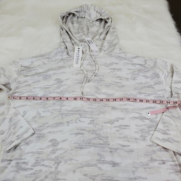 $5 Sale!!! NWT Workshop Large Drop Shoulder Long Sleeve Camo Hoodie - Picture 8 of 9